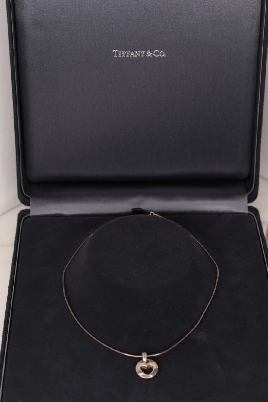 Vintage 1999 Tiffany & Co. Sterling Silver 925 Circle Heart Omega Chain Necklace